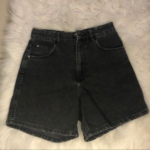 MOM Shorts